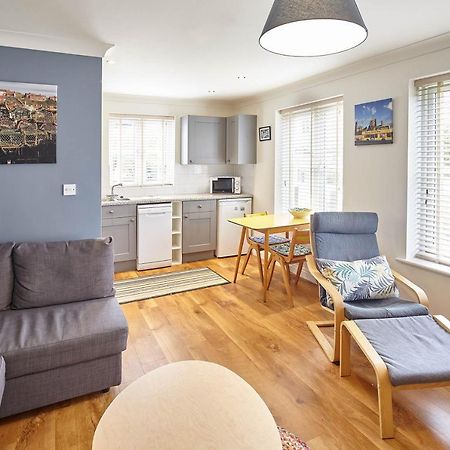 Host & Stay - Whitehall 1 Apartment Уитби Экстерьер фото