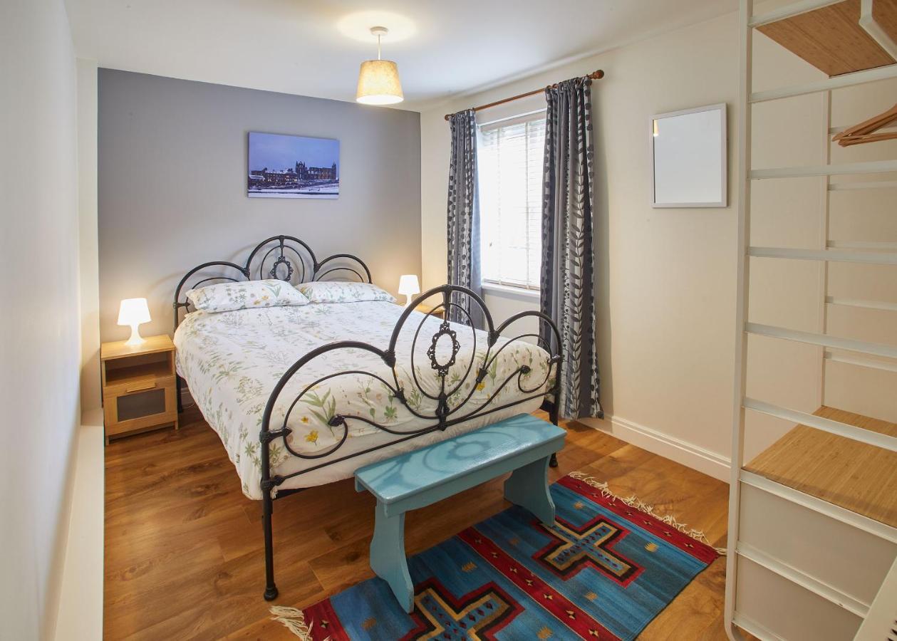 Host & Stay - Whitehall 1 Apartment Уитби Экстерьер фото
